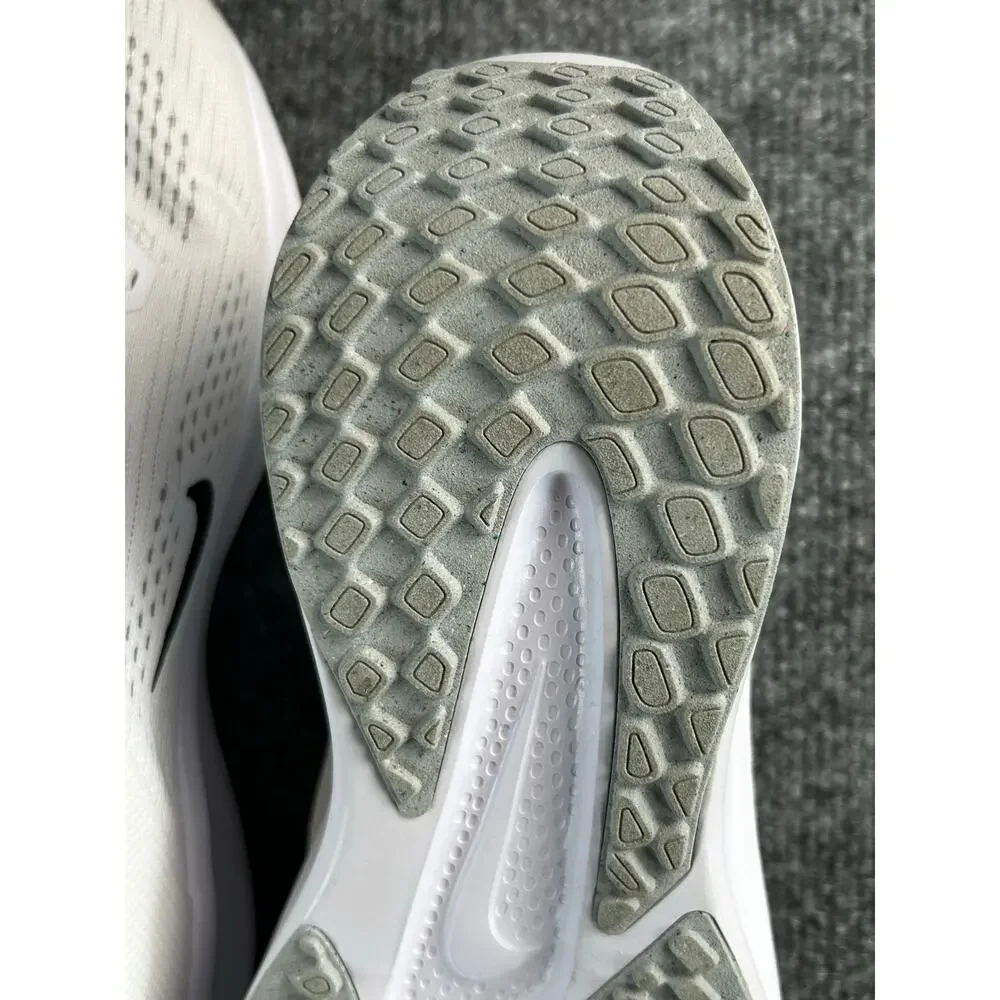 Nike Quest 6 Women’s US 7 White Black Road Running Shoes